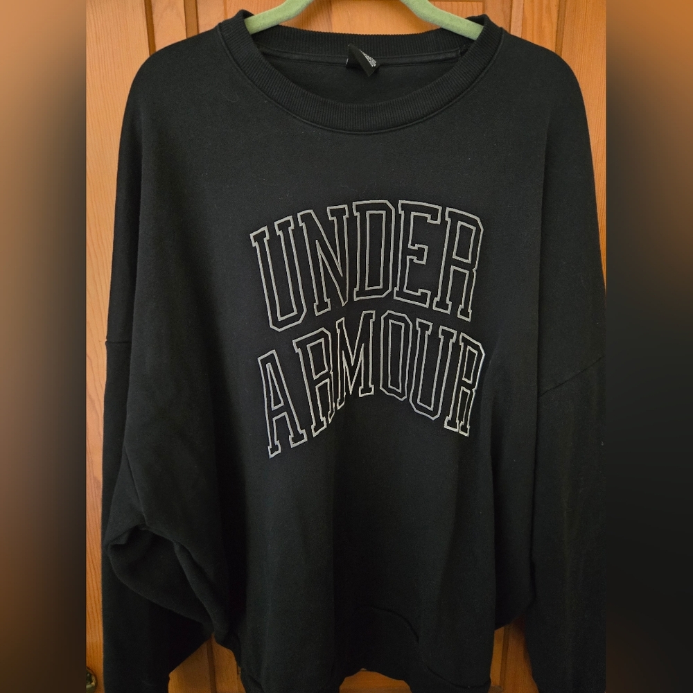 Under Armour Black Sweatshirt 2XL